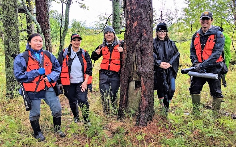 Nimaawanji&rsquo;idimin Giiwitaashkodeng: We are all gathering around the fire